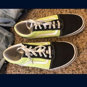 MENS Or Women Vans Lime Green Checkered Shoe Size 7 (Men) size 8.5(women)